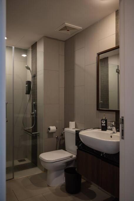 Deluxe Seaview Suite Twin Bed By The Only Bnb Tanjung Tokong 외부 사진